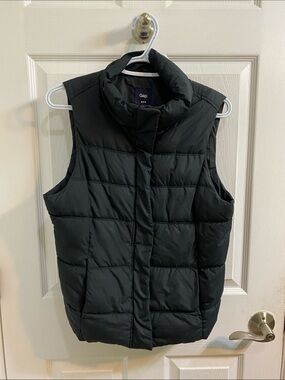 Gap Women Weekend Puffer Vest Medium Black Sleeveless Mock Neck Jacket Quilted